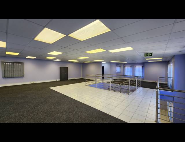 1,550M² WAREHOUSE TO LET IN SPARTAN